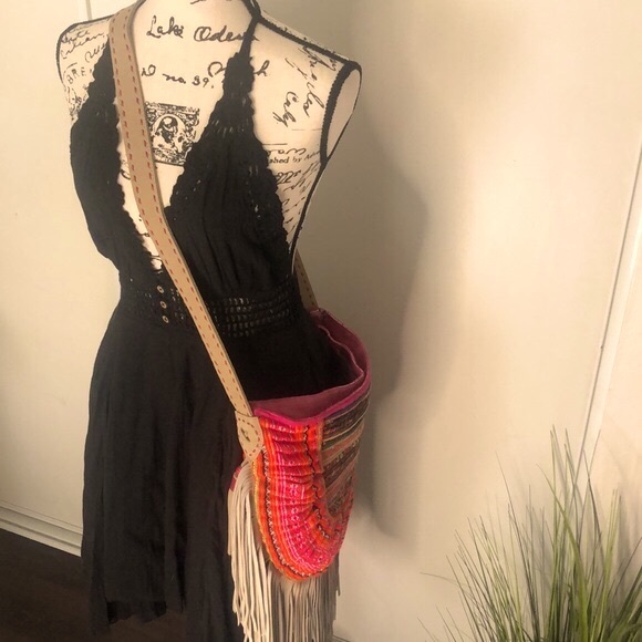 SOLD! NWOT! Thai Embrodered Hobo Crossbody Purse - Picture 5 of 13